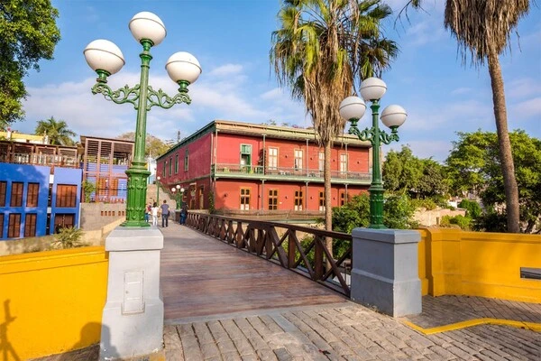 taxi or bus from lima airport to barranco