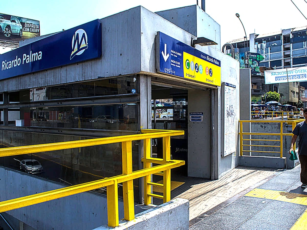 ricardo palma station of the metropolitano bus in miraflores, lima